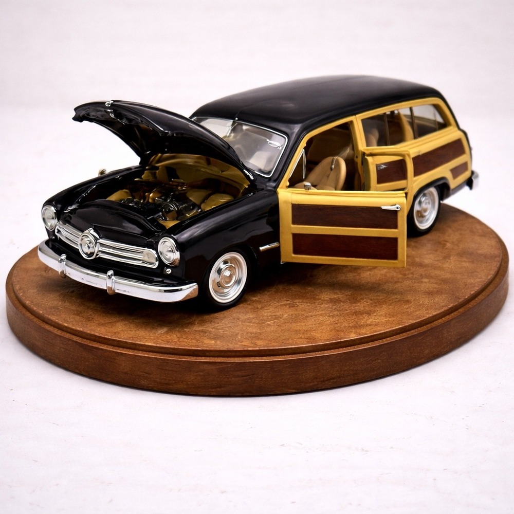 1949 Ford Woody Wagon Diecast Model‎ Car Black Faux Wood Doors